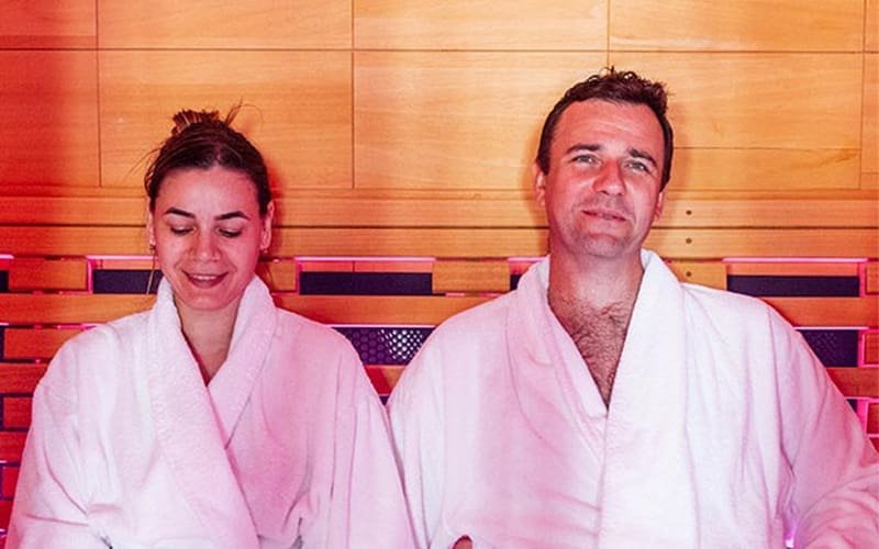 contrast-memberships Couple in sauna hot therapy bed wellness recovery